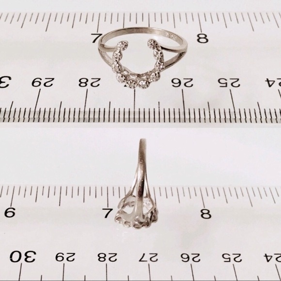 10k White Gold & Diamond Horseshoe Ring - Picture 6 of 8